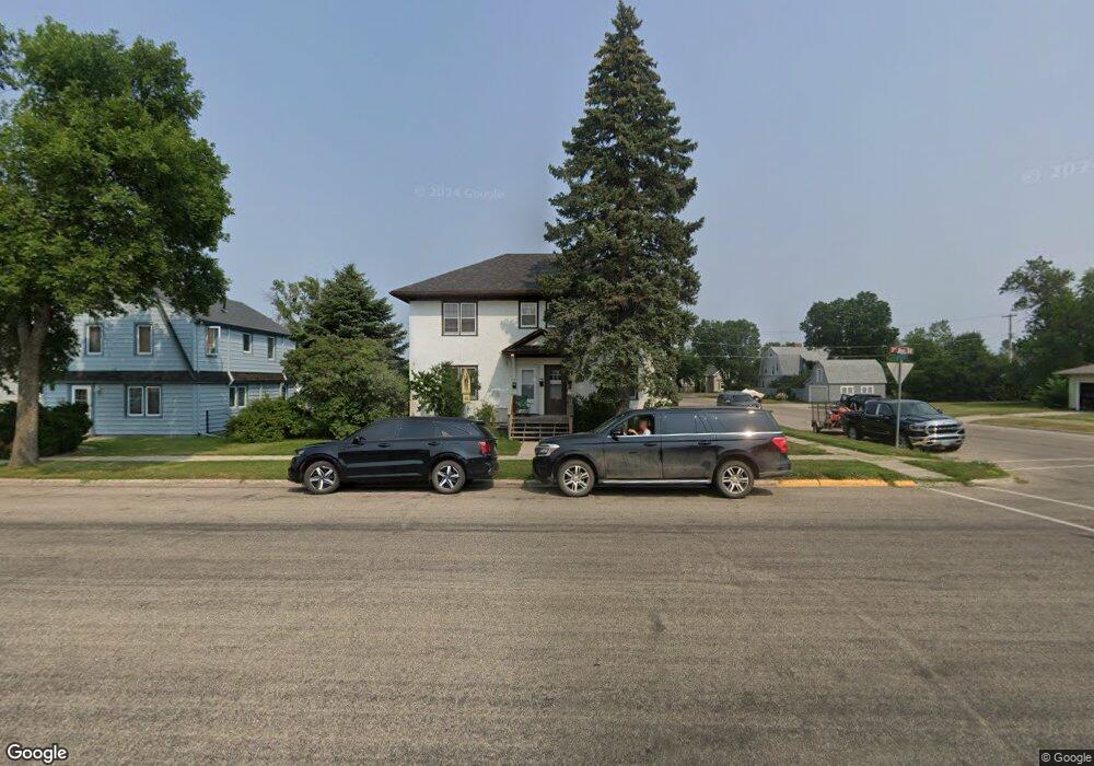 521 3rd Ave SE, Jamestown, ND 58401 - photo 1