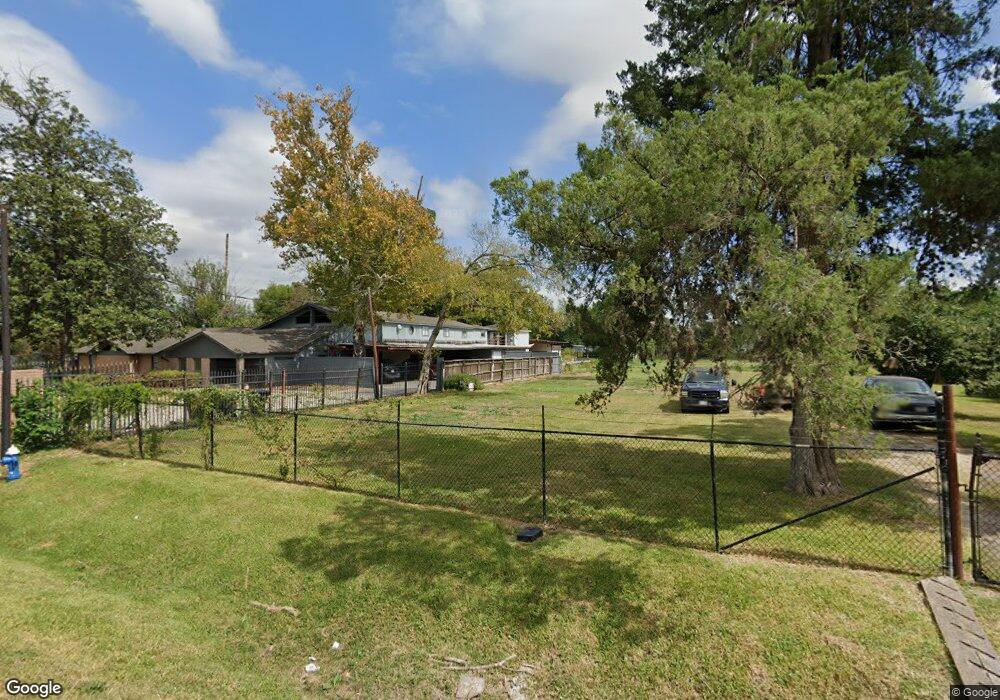 5214 Barrett St, Houston, TX 77022 - photo 1