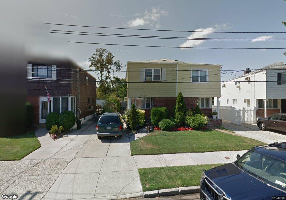 6420 136th St, Flushing, NY 11367 - photo 1