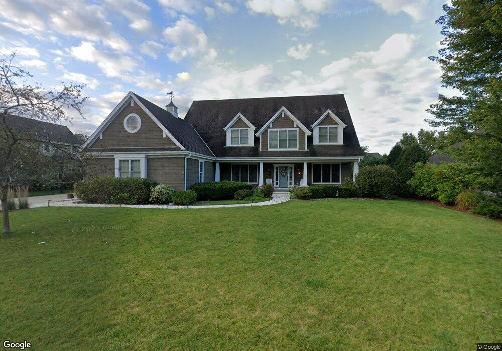 N74W16173 Stonewood Dr, Menomonee Falls, WI 53051 - photo 1