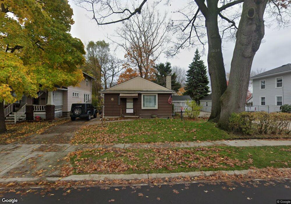 916 Jenkinson St, Port Huron, MI 48060 - photo 1