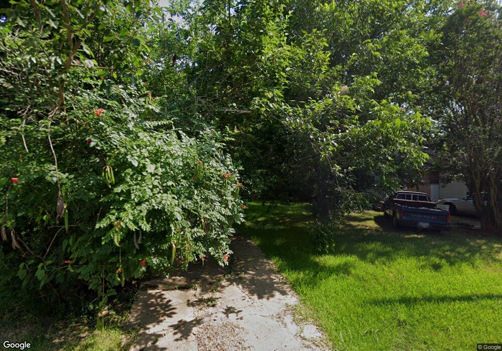 515 E 11th St, Bonham, TX 75418 - photo 1