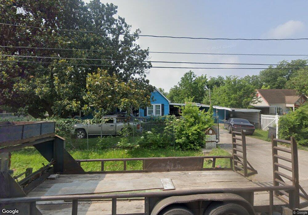 724 E Rogers St, Houston, TX 77022 - photo 1