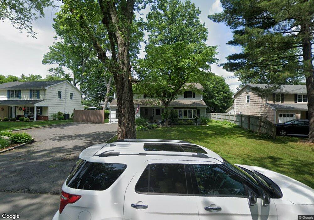 86 Woodridge Dr S, Stamford, CT 06902 - photo 1