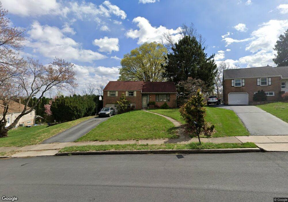 4016 Crestline Dr, Reading, PA 19606 - photo 1