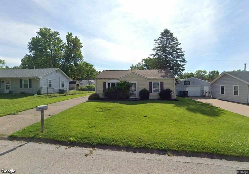 7211 N Oak St, Davenport, IA 52806 - photo 1