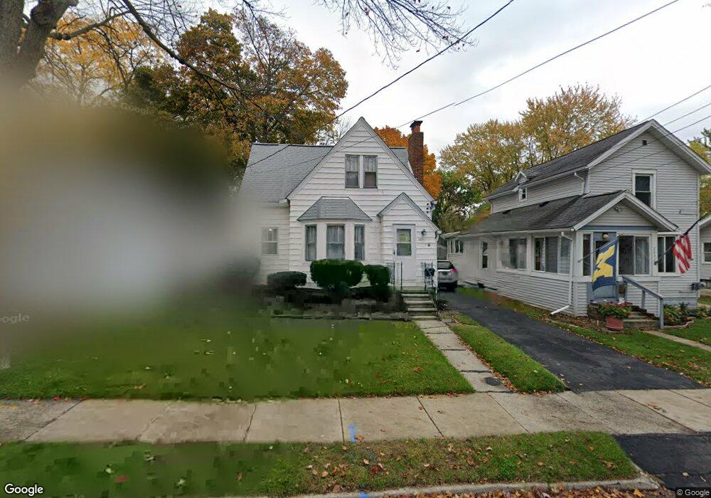 2001 Roberts Ln, Lansing, MI 48910 - photo 1