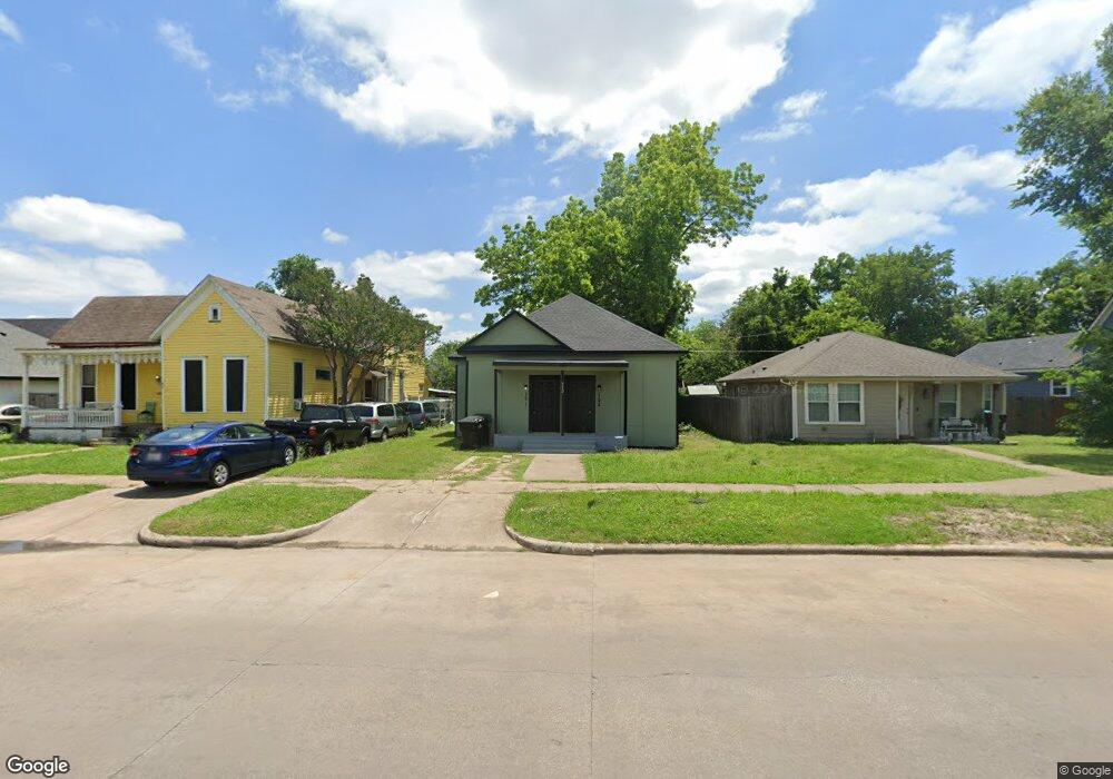 512 W Crawford St unit 101-2, Denison, TX 75020 - photo 1