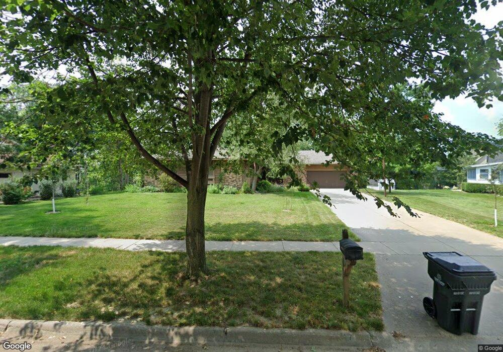 3017 Adirondack Dr NE, Cedar Rapids, IA 52402 - photo 1