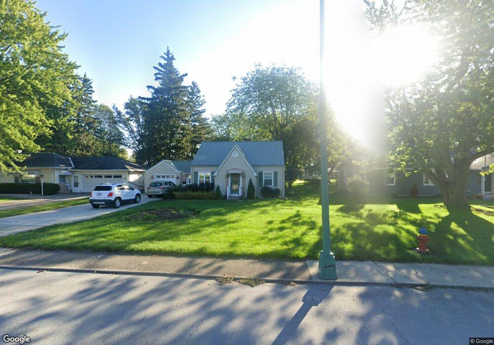 512 S Rauthland Ave, Wapakoneta, OH 45895 - photo 1