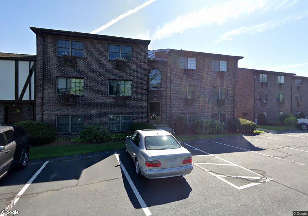 241 Lexington St unit 1A, Woburn, MA 01801 - photo 1