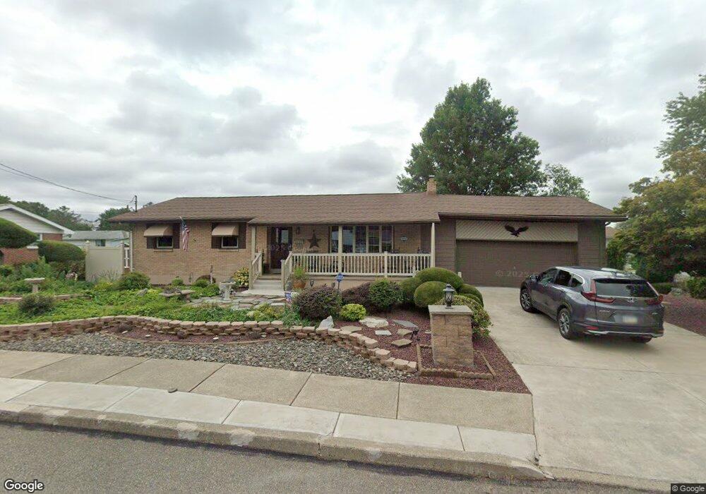 1040 Perry Ct, Hazle Township, PA 18202 - photo 1