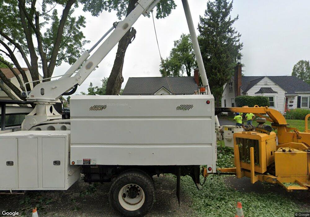 214 E Weisheimer Rd, Columbus, OH 43214 - photo 1