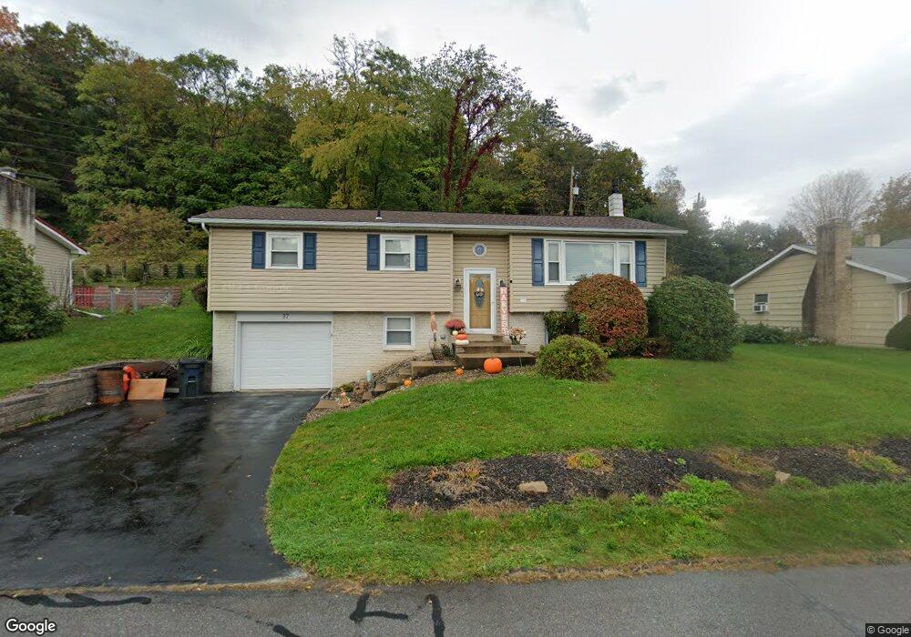 37 Linnet Ln, Lock Haven, PA 17745 - photo 1