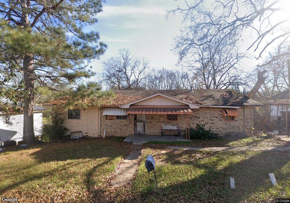 305 Monticello St, Hazlehurst, MS 39083 - photo 1