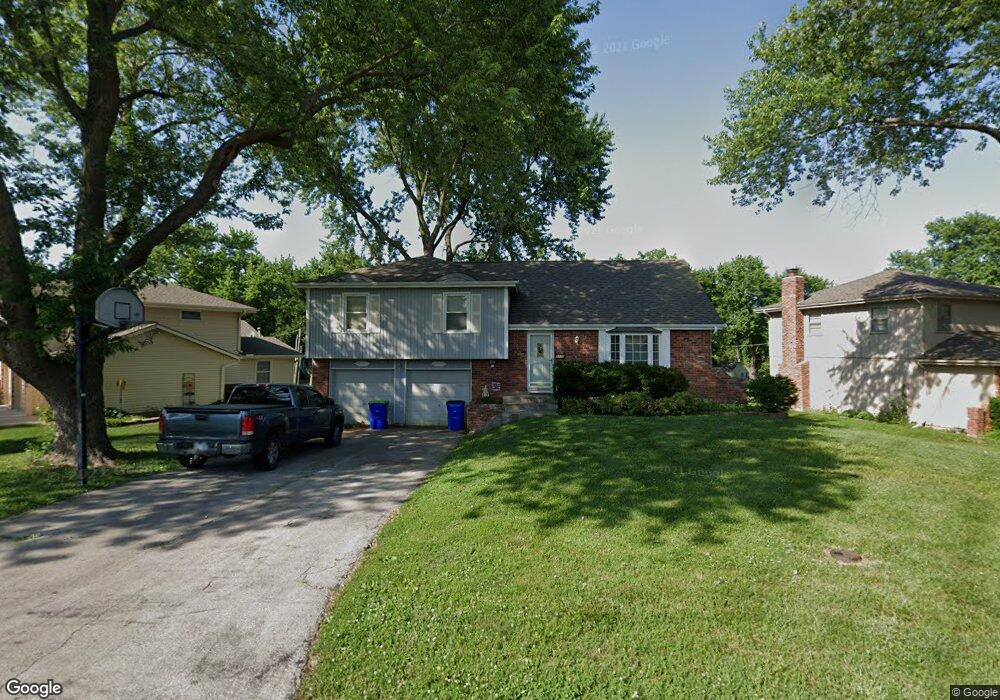 5719 Earnshaw St, Shawnee, KS 66216 - photo 1