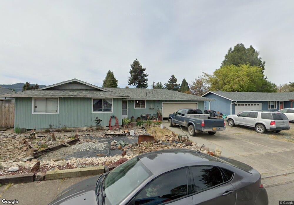 371 Brad Way, Central Point, OR 97502 - photo 1