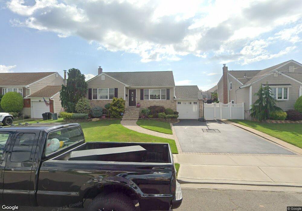 2481 Babylon St, Wantagh, NY 11793 - photo 1