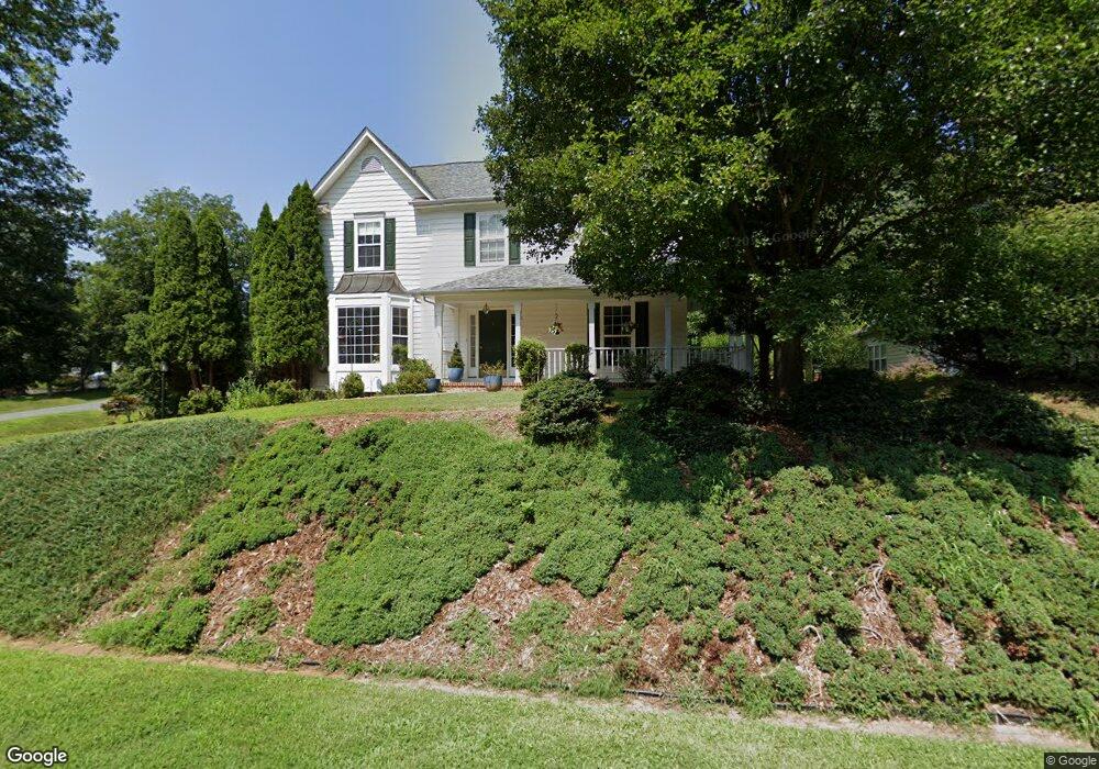 1208 Dunlora Dr, Charlottesville, VA 22901 - photo 1