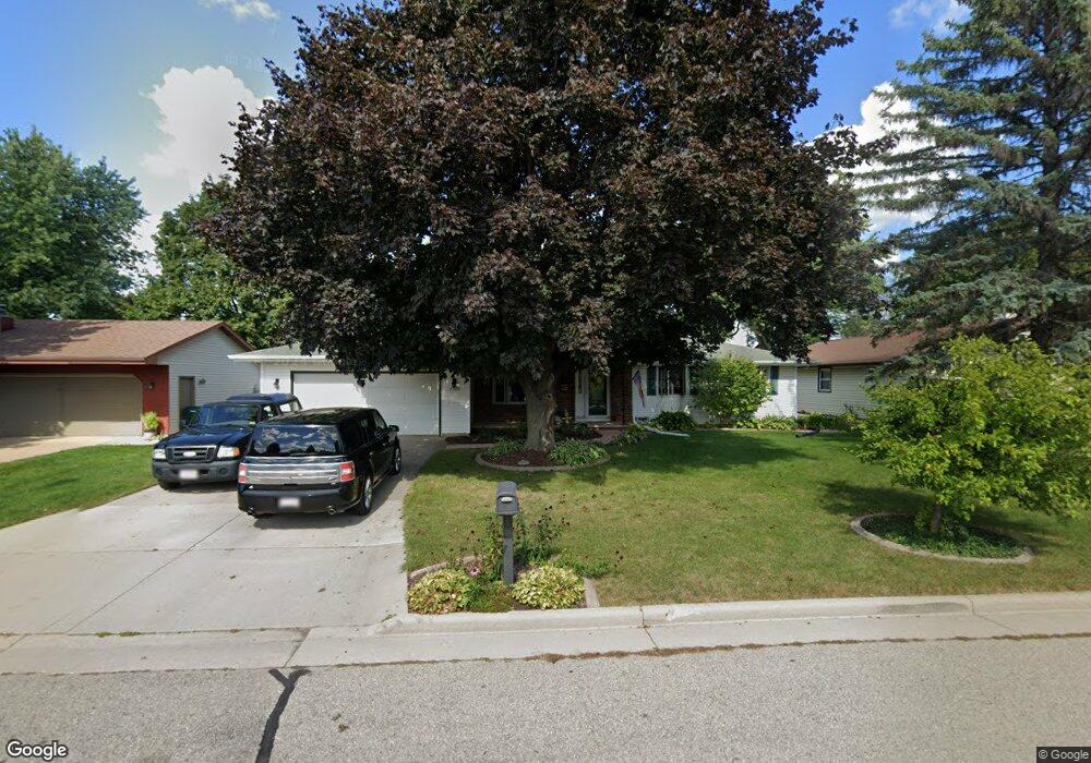 2308 W Wintergreen Dr, Appleton, WI 54914 - photo 1