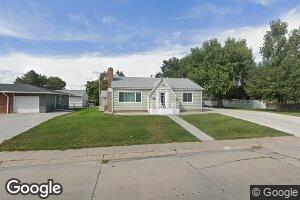 216 W 5th St, Valentine, NE 69201