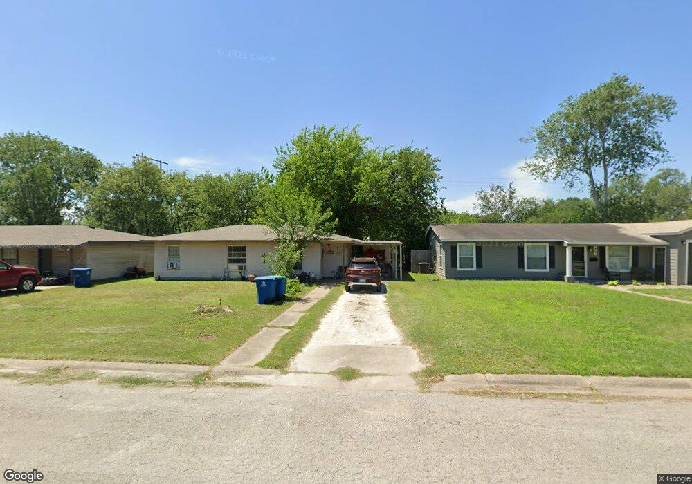 1401 Retama St, Beeville, TX 78102 - photo 1