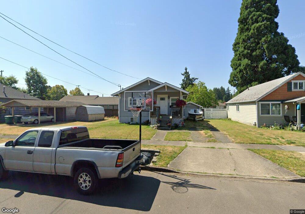 806 E 8th St, Newberg, OR 97132 - photo 1