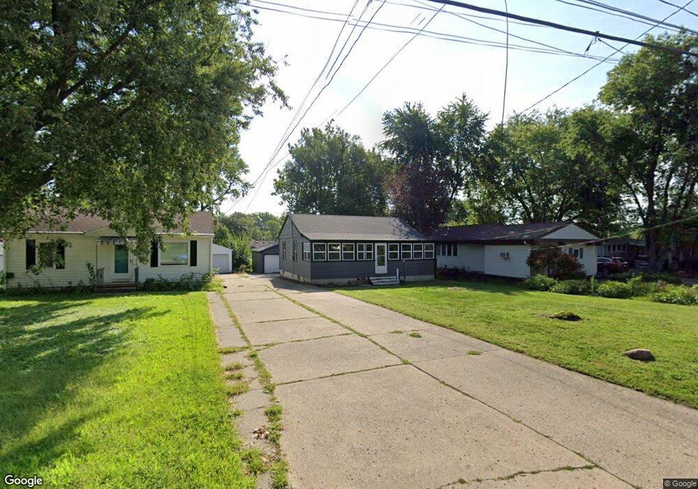 3833 43rd St, Des Moines, IA 50310 - photo 1