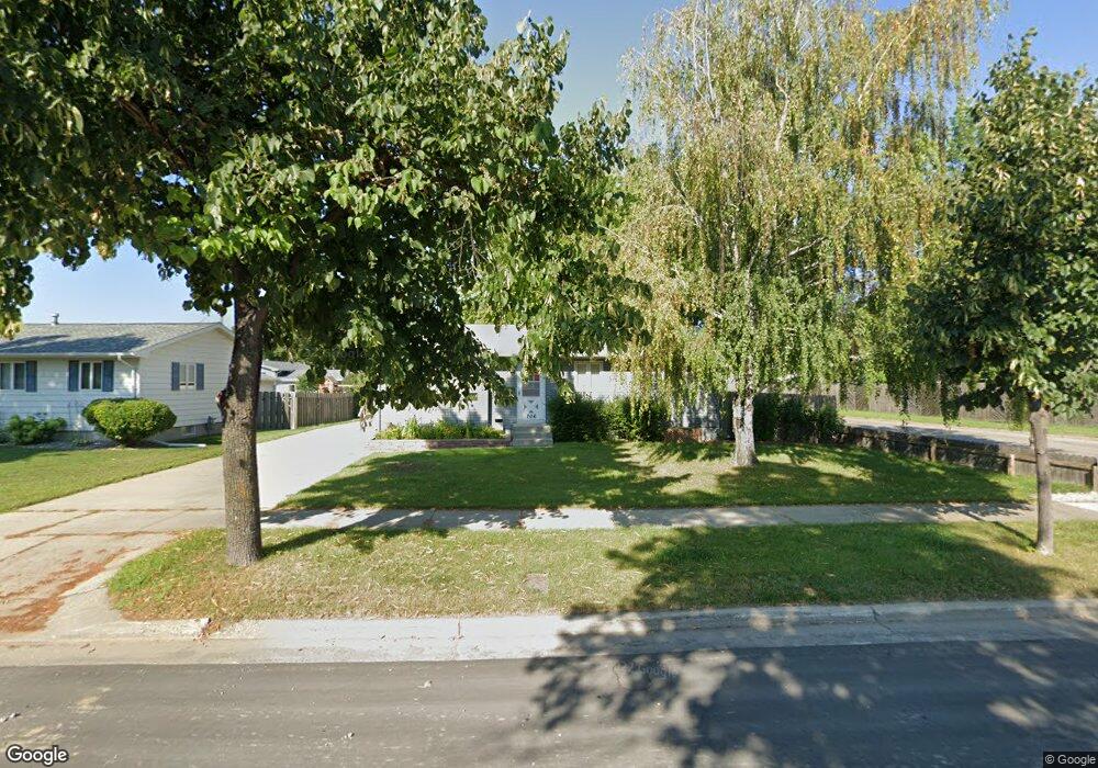 706 S 23rd St, Grand Forks, ND 58201 - photo 1