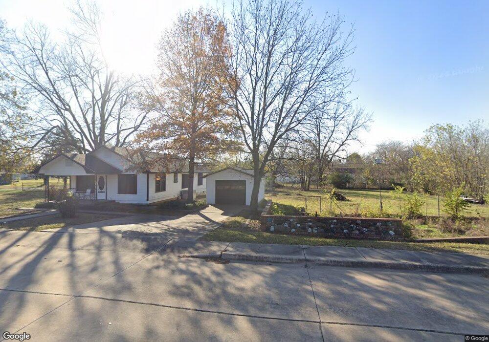 1403 W Gentry St, Henryetta, OK 74437 - photo 1