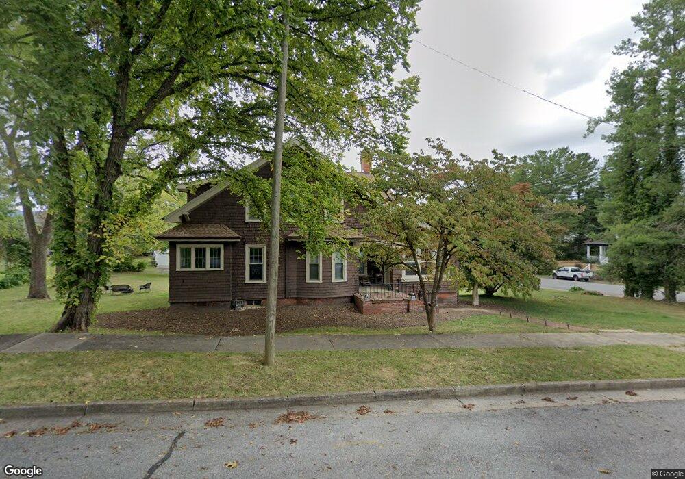 556 Maple Ave, Waynesboro, VA 22980 - photo 1