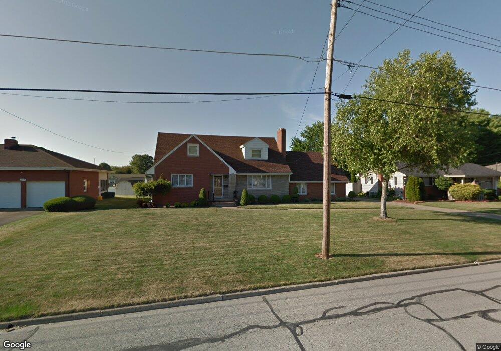 413 Edison St, Struthers, OH 44471 - photo 1