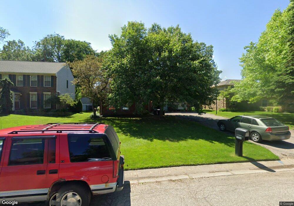 2264 Hidden Lake Dr, West Bloomfield, MI 48324 - photo 1