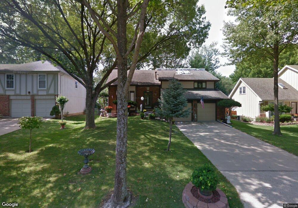 8928 Alden St, Lenexa, KS 66215 - photo 1