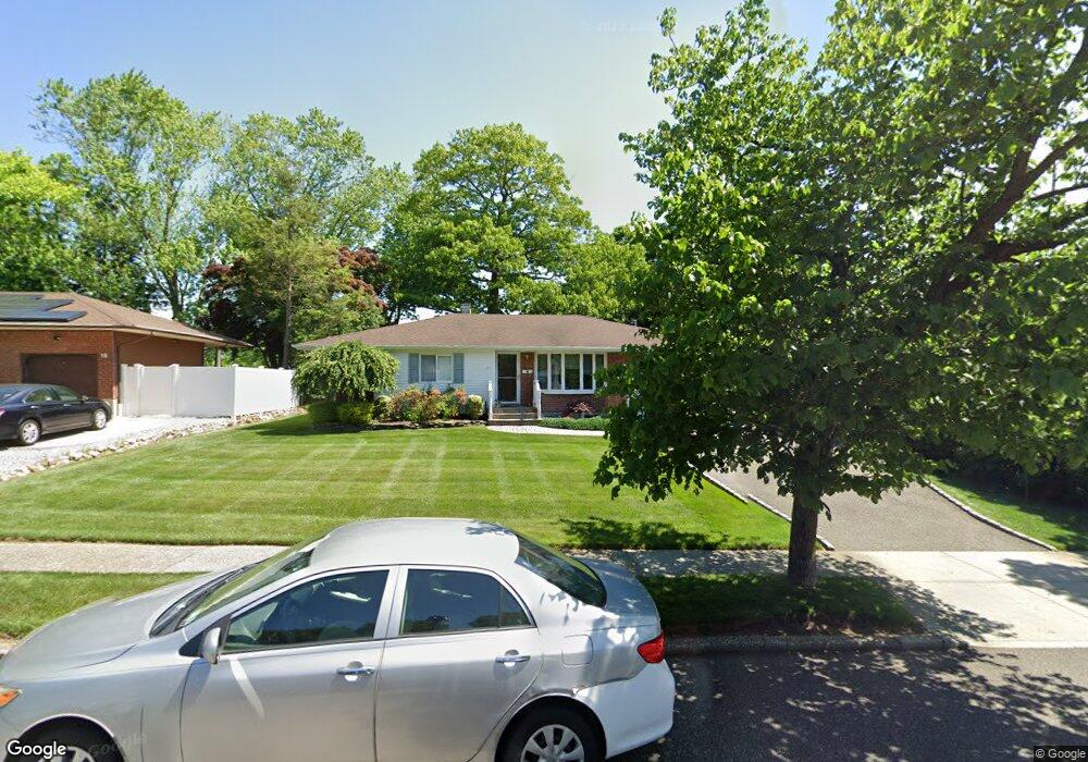 17 Eva Path, ComMacK, NY 11725 - photo 1