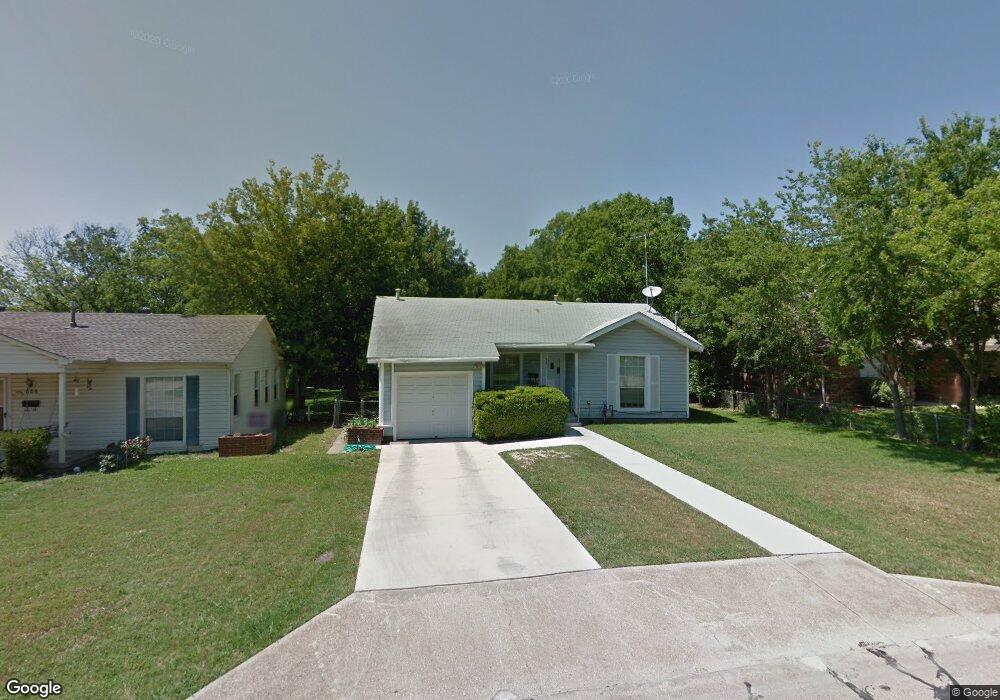 604 Travis St, Ennis, TX 75119 - photo 1