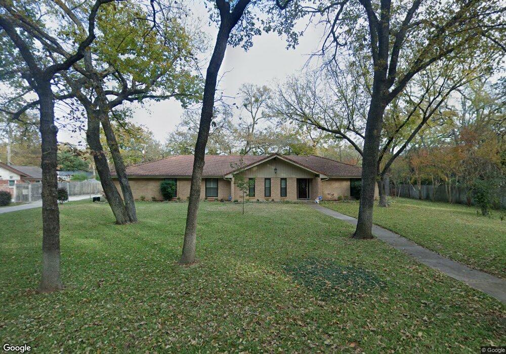 1503 Pebble Creek Dr, Euless, TX 76040 - photo 1