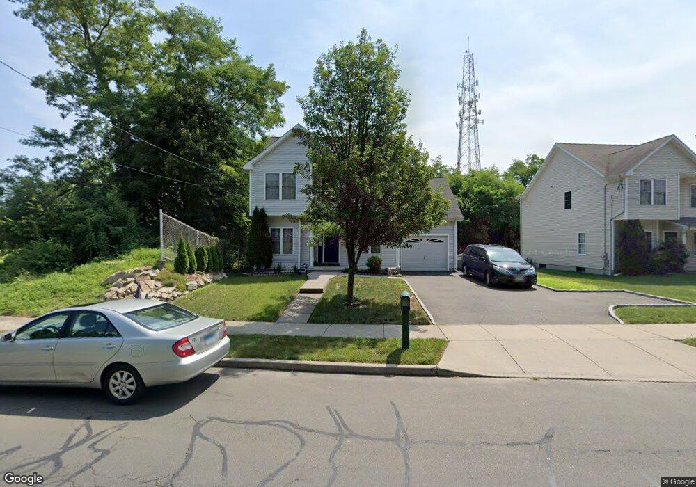 1406 Chopsey Hill Rd, Bridgeport, CT 06606 - photo 1