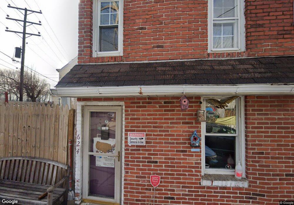 624 Maple St, Reading, PA 19602 - photo 1