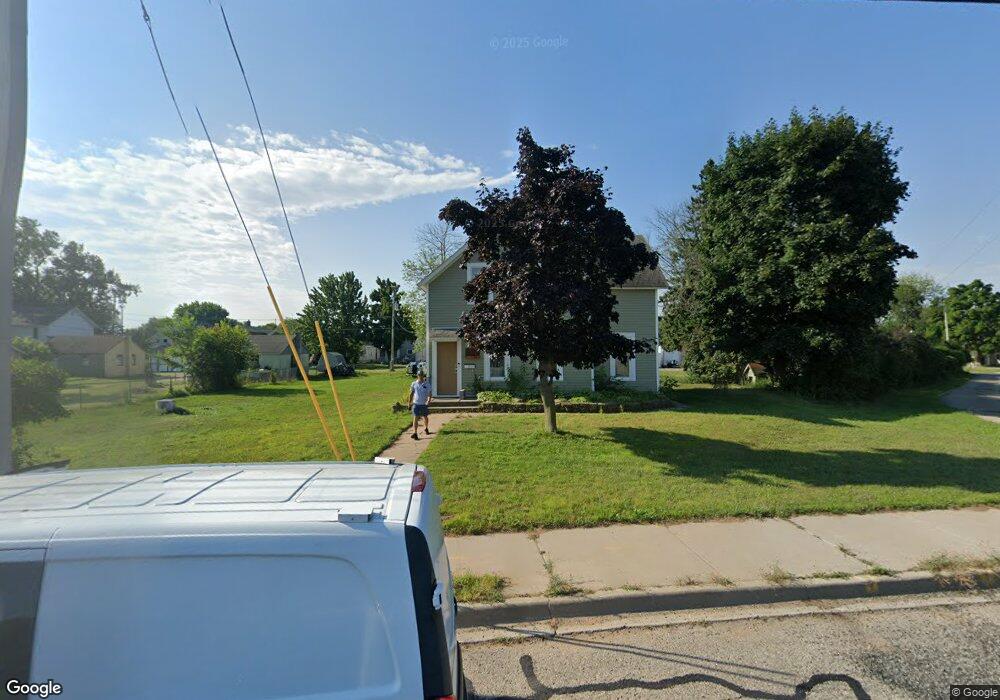 1617 11th Ave, Menominee, MI 49858 - photo 1