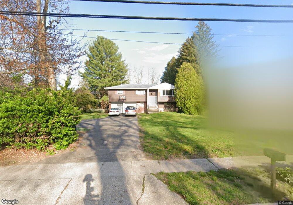 133 Harned Rd, ComMacK, NY 11725 - photo 1