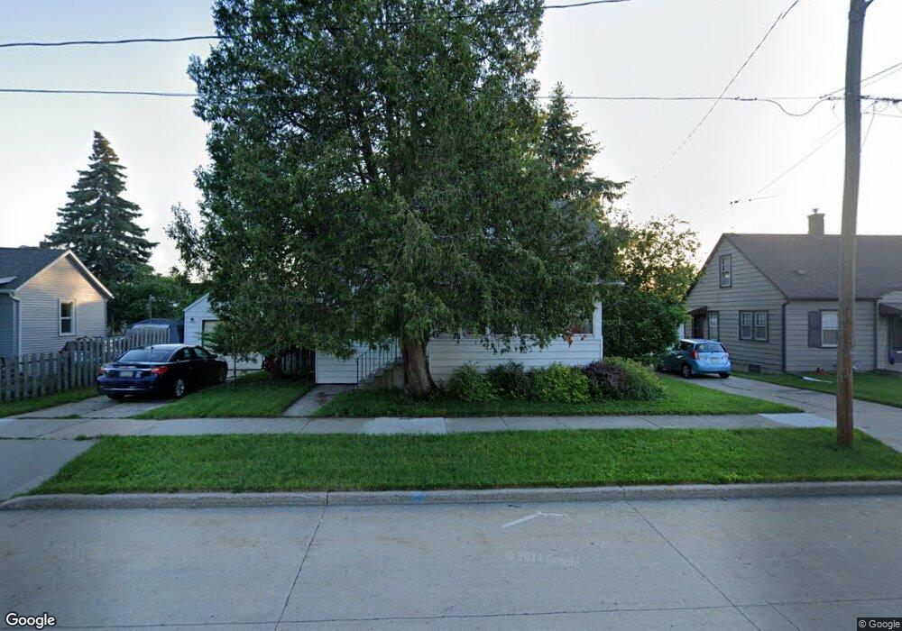 919 Iowa St, Oshkosh, WI 54902 - photo 1