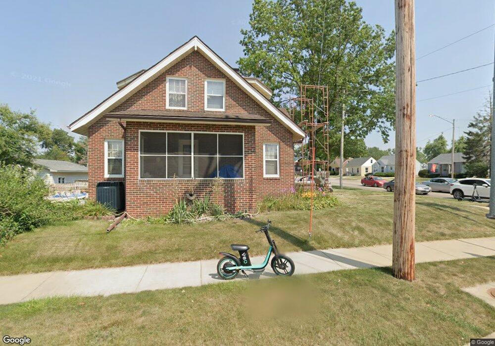 1738 1st Ave NW, Cedar Rapids, IA 52405 - photo 1