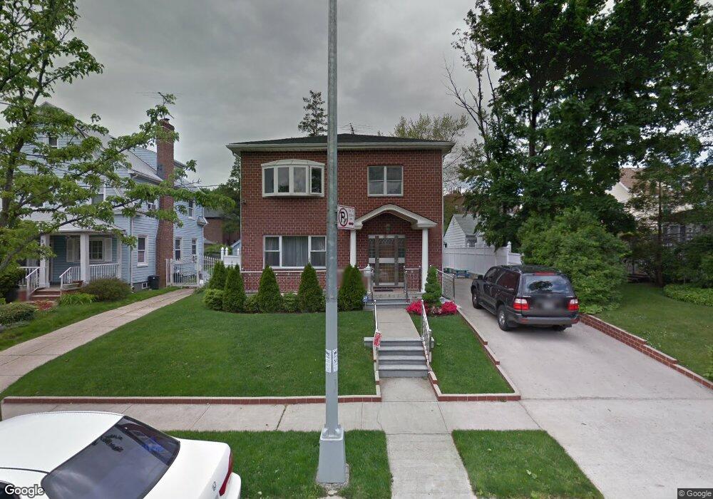 3512 170th St, Flushing, NY 11358 - photo 1