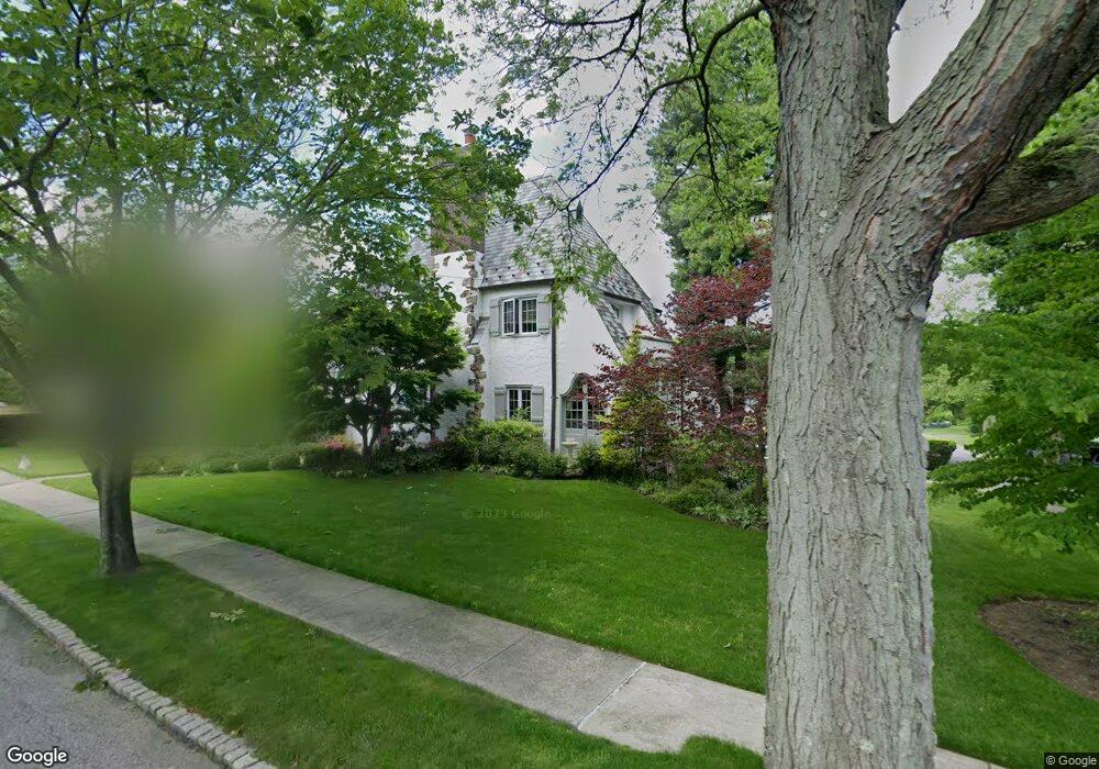 259 Arleigh Rd, Little Neck, NY 11363 - photo 1