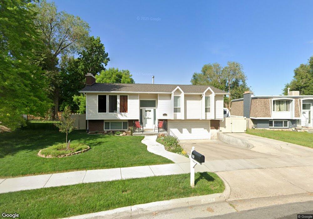 854 Chariot Dr, Sandy, UT 84094 - photo 1