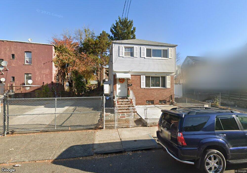 228 Woodlawn Ave, Jersey City, NJ 07305 - photo 1