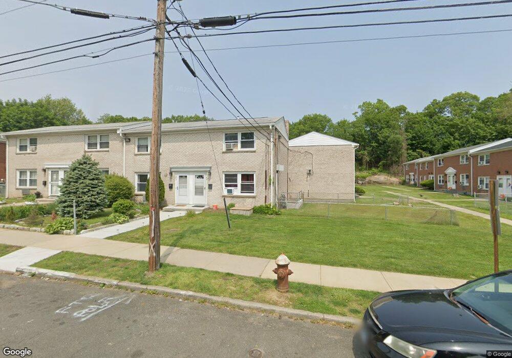 68 Stone Ridge Rd unit B, Bridgeport, CT 06606 - photo 1