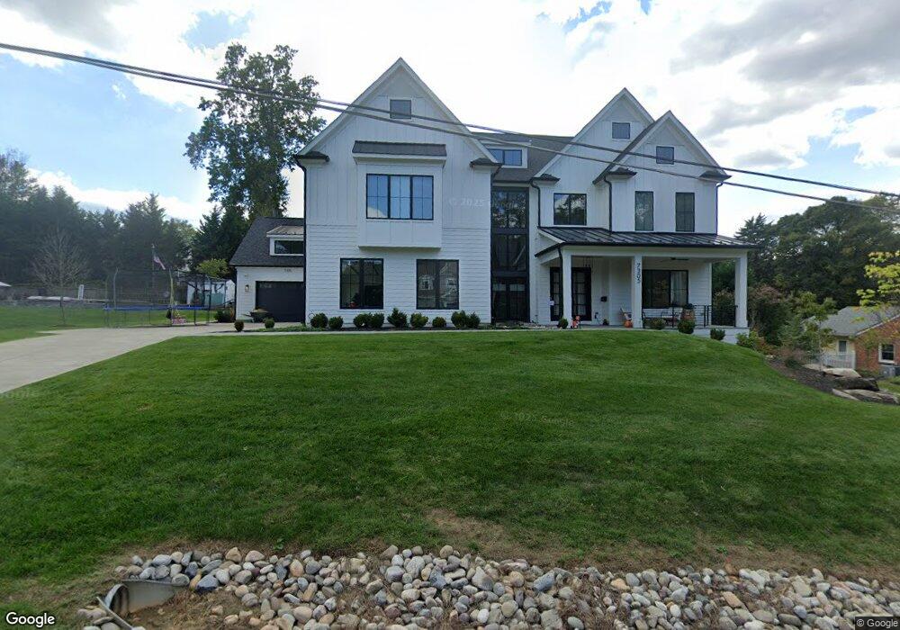 7305 Burroughs Ln, Falls Church, VA 22043 - photo 1