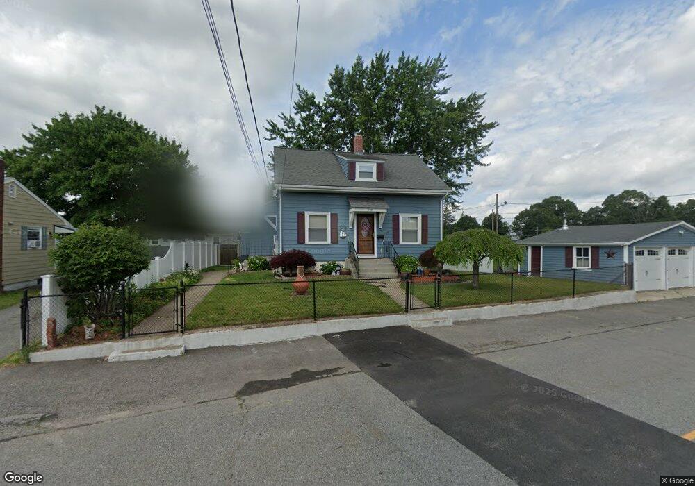 390 Mendon Ave, Pawtucket, RI 02861 - photo 1